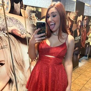 Meet your Posher, Devin